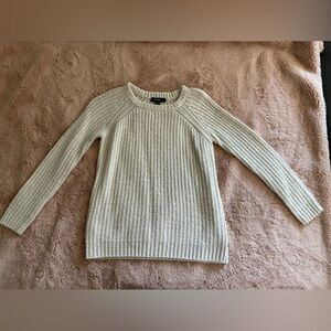 Long sleeve knit
